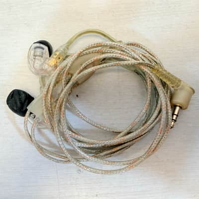 Shure SE215 Sound Isolating In-Ear Monitors w/ Case – Clear image 3