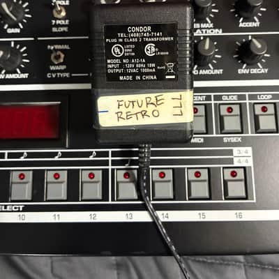 Future Retro 777 Analog Synthesizer 2010s - Black image 5