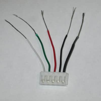 Epiphone Quick Connect End + 5 attached Thin Wires: white, green, red, black, bare, black - 5 pin hole connection (for 4 conductor pup) 2023 - QC End - white hard plastic, length of wires 1 & 1/2" - for 4 conductor pup (NO: pickup, control harness) image 3