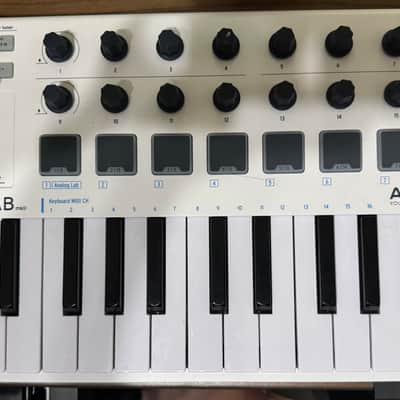 Arturia MiniLab MkII 25-Key MIDI Controller 2017 - Present - White image 3