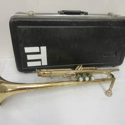 Bach Selmer Bundy Trumpet, USA,  w/ case & mouthpiece, good playing condition image 9