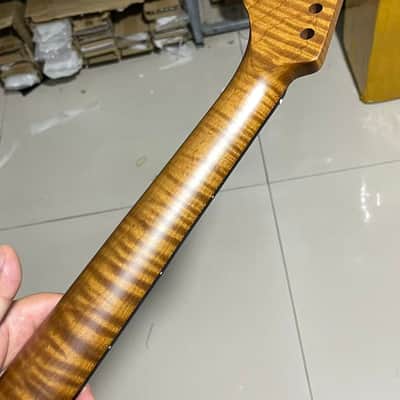 1 round-end stainless steel AAAA 22frets roasted flame Maple 22fret Roasted flame Maple Electric guitar neck Ebony fingerboard。suhr image 5
