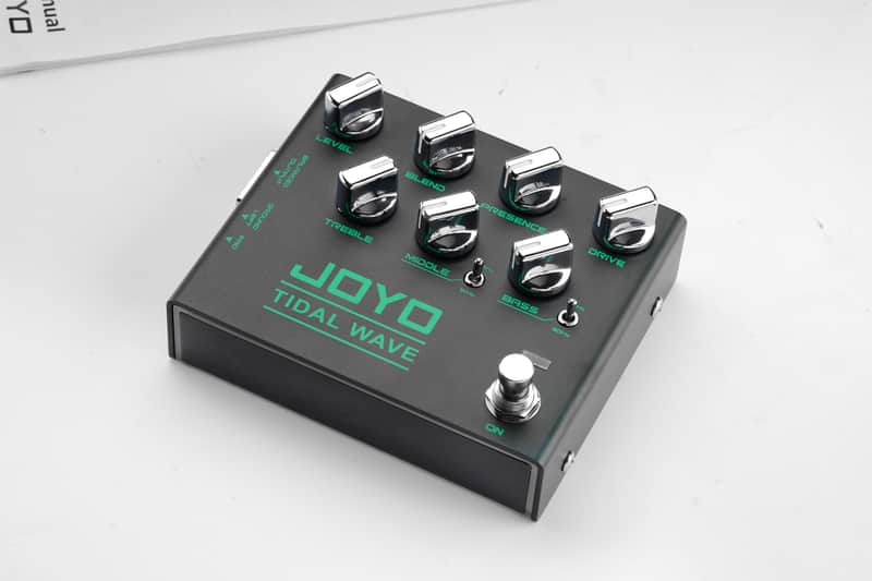 Joyo R-30 Tidal Wave Bass Preamp Pedal with Blend/Presence/Drive