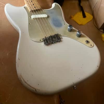 Fender Musicmaster with Maple Fretboard 1957 - Desert Sand image 3