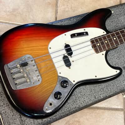 1975 Fender Mustang Bass 3 Color Sunburst w case image 4