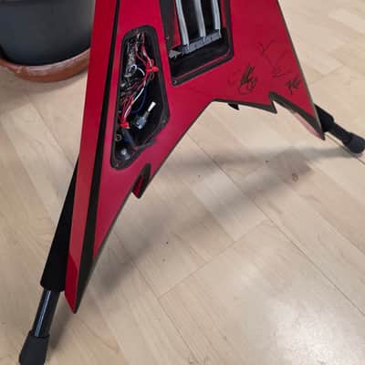 Jackson Demmelition King V ex LONDON CROBAR Soho Metal Rock Bar Artist Signed Phil Demmel Machine Head Signature Flying V EMG 81 85 Zakk Wylde Set Floyd Rose Electric Guitar image 17