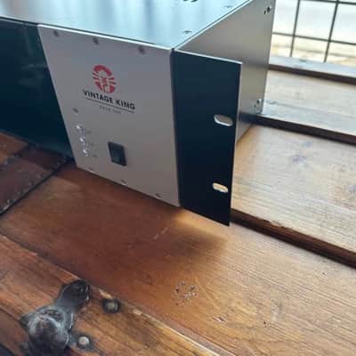Vintage King 6 slot 500 rack image 1