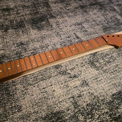 Musikraft 1 Piece Short Scale (24.75") Beak Neck image 1