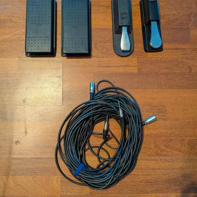 Yamaha Motif ES 8 Synth with flight case, pedals & cables image 6