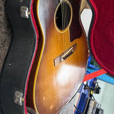 Gibson LG-1 1947 - 1968 - Sunburst In Hard Case image 3