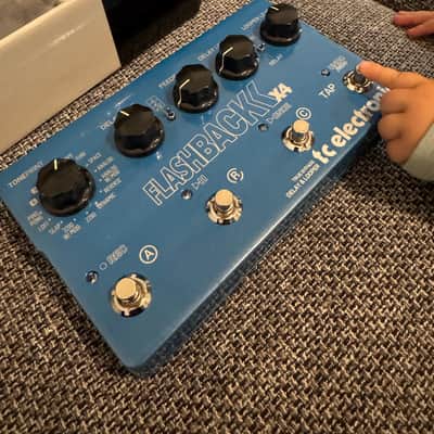 TC Electronic Flashback X4 Delay & Looper 2011 - 2019 - Blue image 3