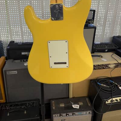 Fender MIM Player Stratocaster with Maple Fretboard 2022- Buttercream image 9