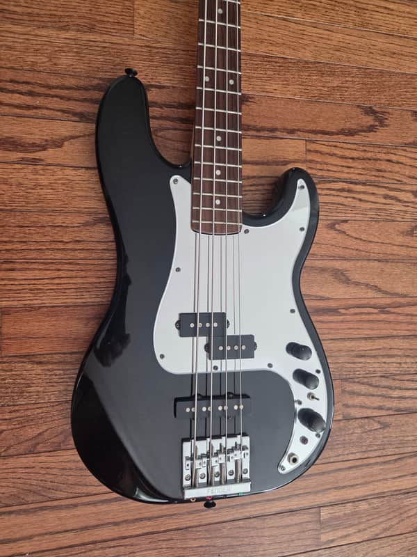 Fender "Squier Series" Standard Precision Bass Active with Rosewood Fretboard 1992 - 1996 - Black image 1
