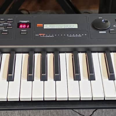 Yamaha MX49 Music Synthesizer *Open Box/Store Demo Model* - Black image 5