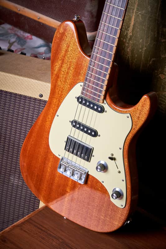 Mano Guitars "The Iconic" - Slightly Aged image 1