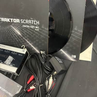 Native Instruments Traktor Audio 10 DJ Audio Interface Control Vinyl Set Tested ☆ image 7