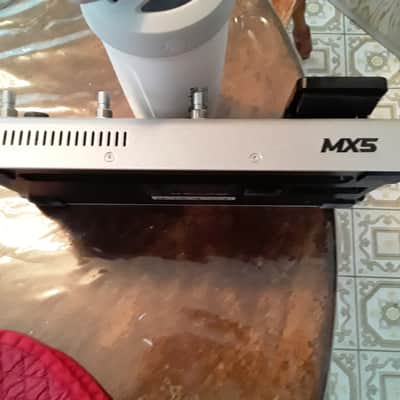 Headrush MX5 Amp Modeling Guitar Effect Processor Special Edition 2022 - Silver image 2