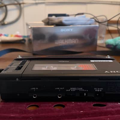 Sony WM-D6C Professional Walkman Portable Stereo Cassette Recorder - Perfect - With OVP, case, strap, microphone, headphones image 4