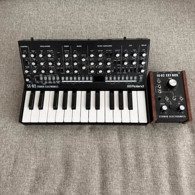 Roland SE-02 with K-25m Keyboard and Studio Electronics SE-02 Ext Box