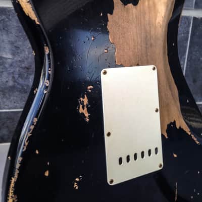 Fender Custom Shop ’60 Stratocaster Ultimate Relic, Masterbuilt by Jason Smith, Black with Gold HW image 9