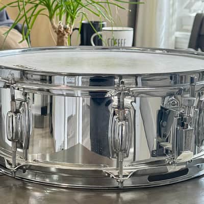 Ludwig 5x14 chrome over maple snare drum 1979 image 4