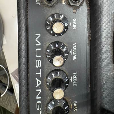 Fender Mustang II Amp image 6