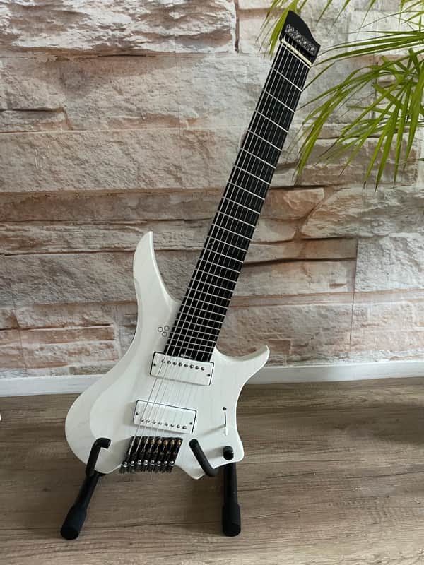 GOC Guitars 8 string headless Guitar Ilumina 2023 - White | Reverb