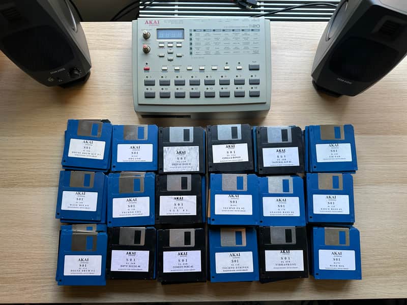 Rare Original Akai S01 Sound Library – Approx. 250 Floppy Disks + Original 1993 Boxes image 1