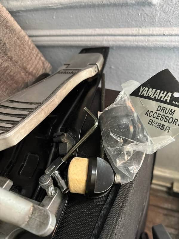 Yamaha Bass drum pedal single chain / key/beater image 1