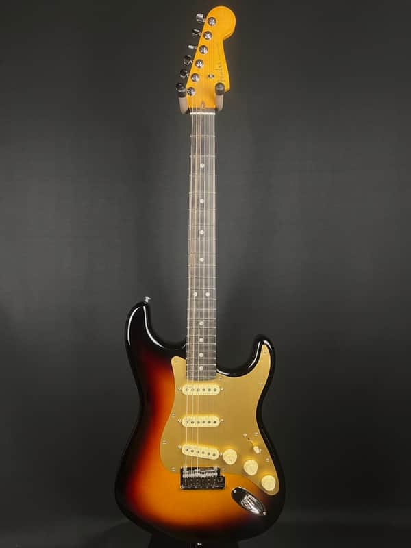 Fender American Ultra II Stratocaster 2025 - 3 Tone Sunburst image 1