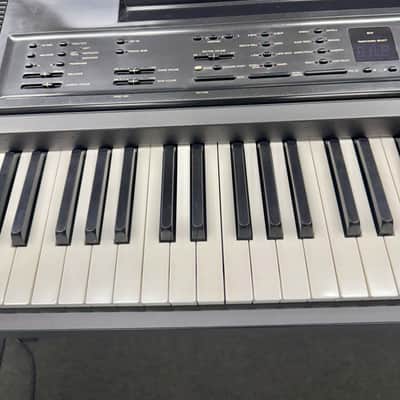 Yamaha CLAVINOVA CVP-8 image 4