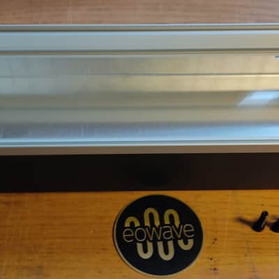Boîtier Eurorack EOWAVE (84HP) monté avec 2 rails gris + 4 Vis (M5x20) image 2