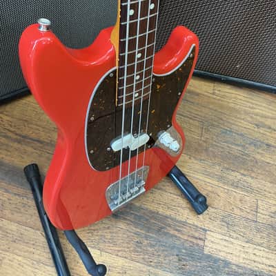 Fender Mustang Bass 2002 - Red image 4