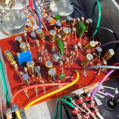 The Cobra Cat Super-Fuzz Guitar Pedal in Silver Hammerite - Univox Clone image 11