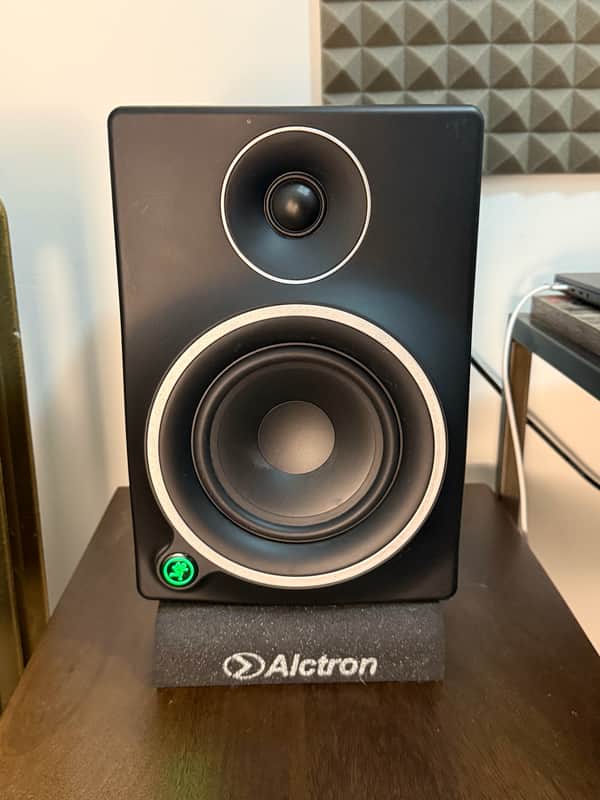Mackie MR mk3 5-Inch Studio Monitors + Alctron Isolation Pad image 1