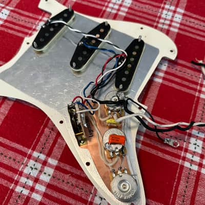 Fender Pre-wired Pickguard - Fender V-Mod pickup set image 3