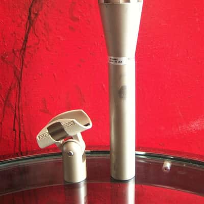 Vintage 1980's Shure SM60 dynamic microphone Silver w clip and pouch image 8