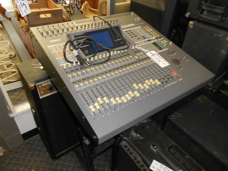 Yamaha 02r Digital Mixing Console, W/roadcase - 2004 - Grey image 1