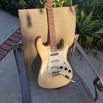 Fender Japan squire mid 80's - aged white image 1