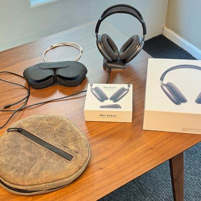 Apple AirPods Max Space Gray Lightning w/ WaterField Case + Max Stand image 1
