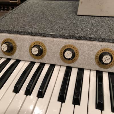 Vintage 1960s Ekosonic / Doric Transistor Italian Combo Organ Piano w/ Orig Legs image 5