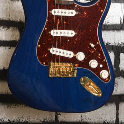 FENDER DELUXE PLAYERS STRAT (Made in Mexico) electric guitars for