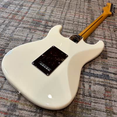 Fender American Professional II Stratocaster HSS with Rosewood Fretboard 2020 - Present - Olympic White image 6