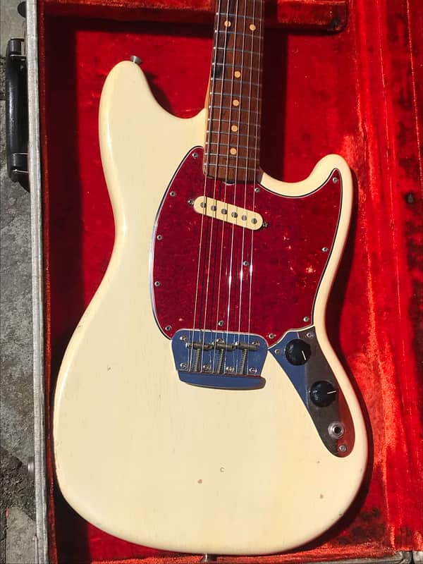 1964 Fender Musicmaster Olympic White OHSC 24"scale
