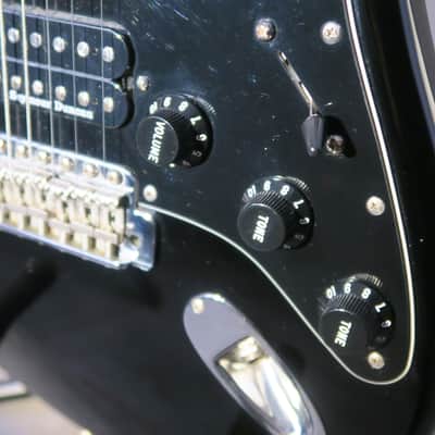Fender Stratocaster Black 1991 Kurt Cobain Vandalism Strat Japan Seymour Duncan Electric Guitar image 7
