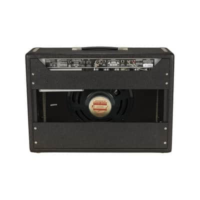 Fender 64 Custom Deluxe Reverb Guitar Combo Amplifier image 2