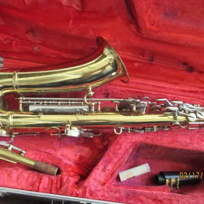 Armstrong brand Saxophone with mouthpiece, reed and case. Made in USA image 5