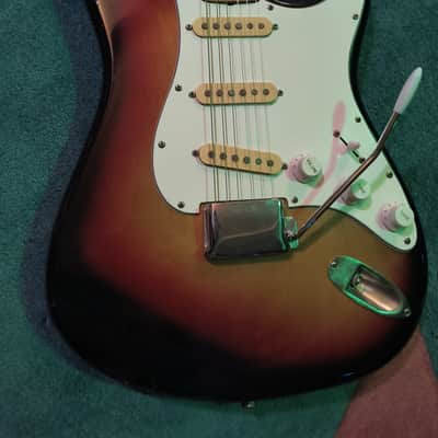 Vintage 70s - Fresher Straighter Stratocaster - 3 Tone Sunburst (Made in Japan) image 2