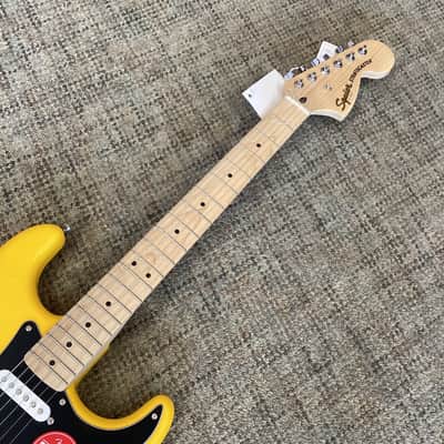 Squier FSR Affinity Series Stratocaster HSS with Maple Fretboard 2025 in Graffiti Yellow image 3