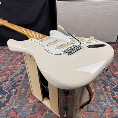 *Video* Fender JV Modified 60's Stratocaster Olympic Soft V Neck White Hard Case - 2022 image 13